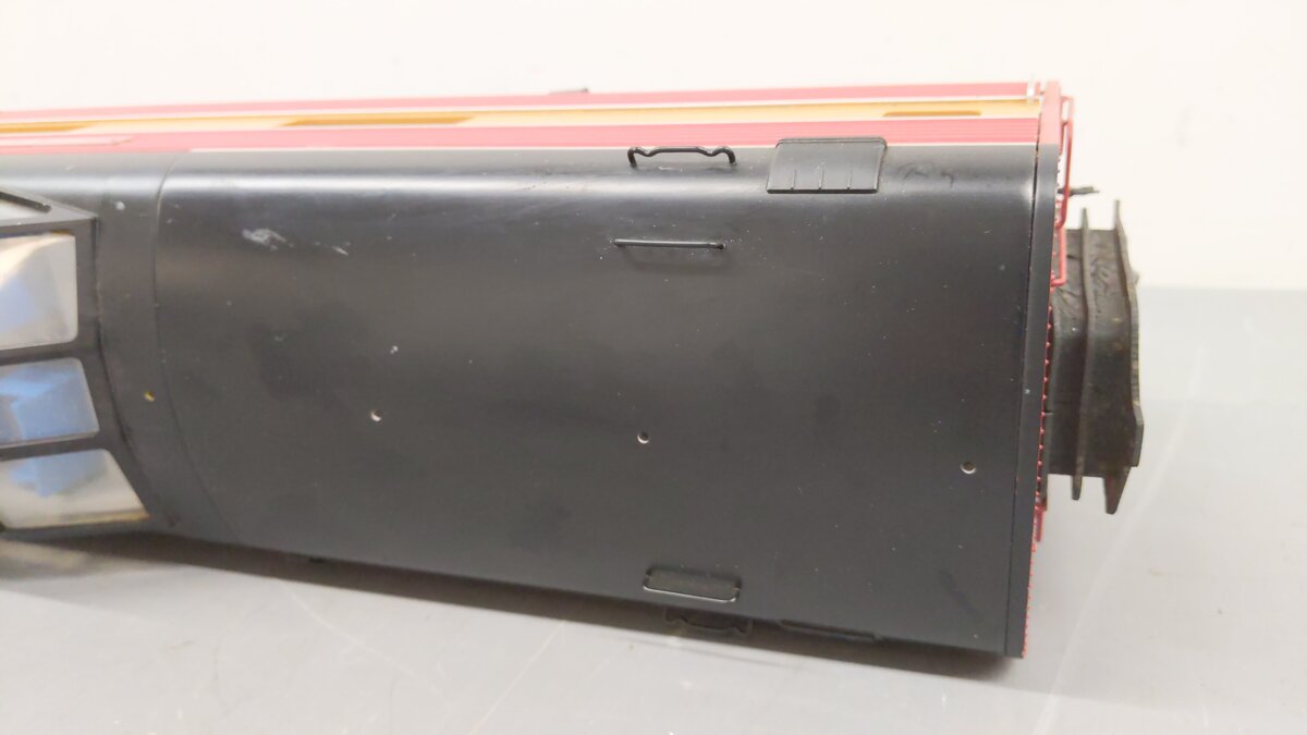 USA Trains 31096 G Southern Pacific Daylight Vista Dome Car #1 VG
