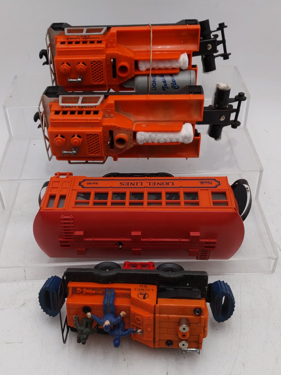 Lionel O Gauge Vintage & Modern Motorized Accessories: 50, 3927, 3927, 6-8690 VG
