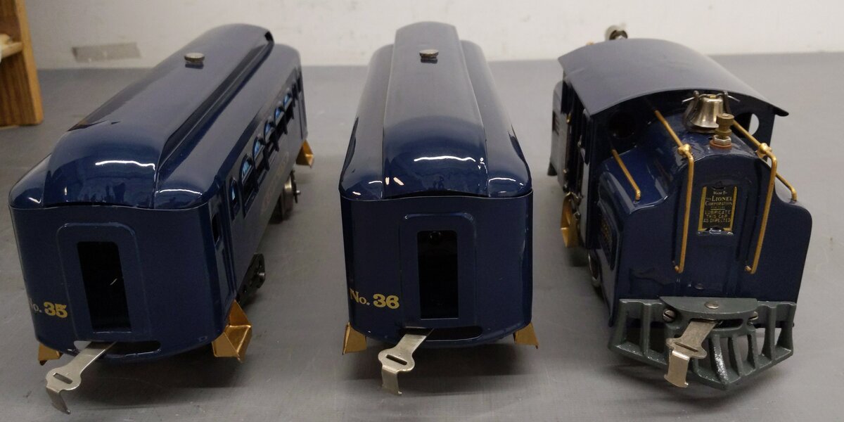 Lionel 33 Vintage Standard Gauge Powered Electric Loco w/ 35 & 36 Passenger Cars
