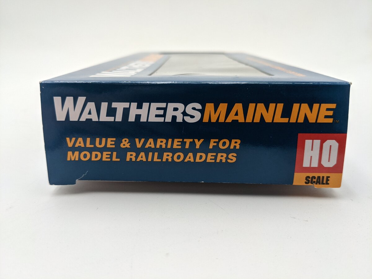 Walthers 910-1003 HO Standard Oil 36' 10,000 Gallon Tank Car #10324 EX/Box