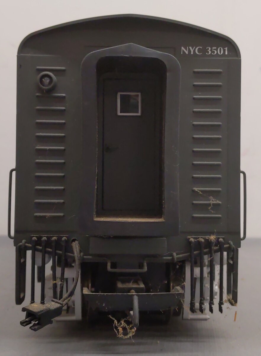USA Trains 22352 G Scale New York Central EMD F-3A Unit Diesel Locomotive #3501 VG
