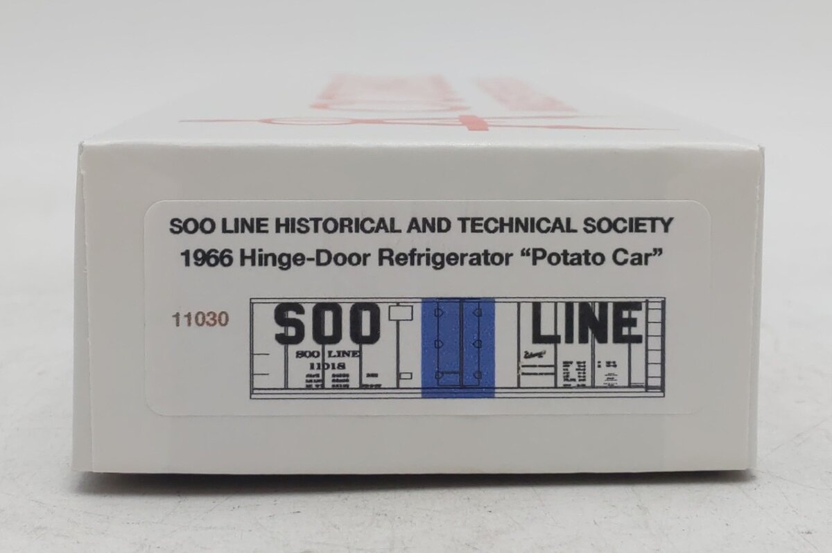 Accurail HO Scale Soo Line 1966 Hinge-Door Refrigerator Car #11030 LN/Box
