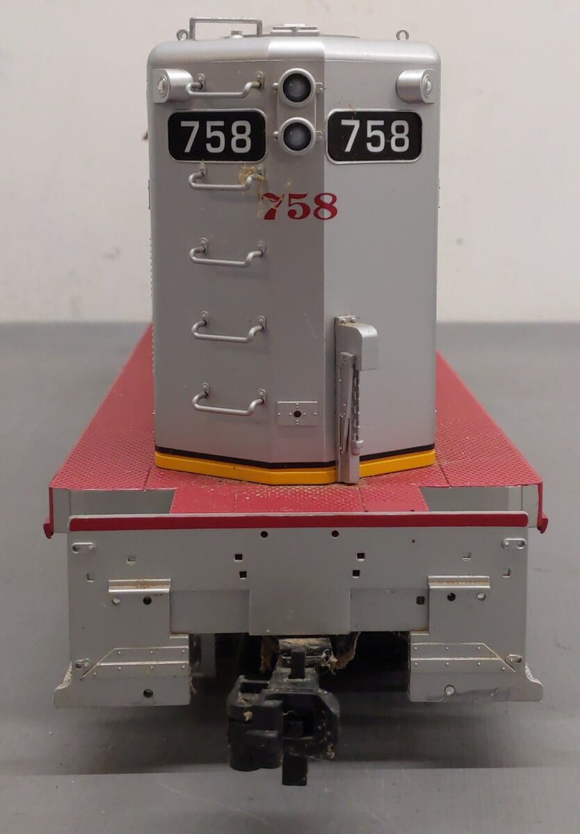 USA Trains R22107 G Scale Santa Fe EMD GP9 Diesel Locomotive #758 VG