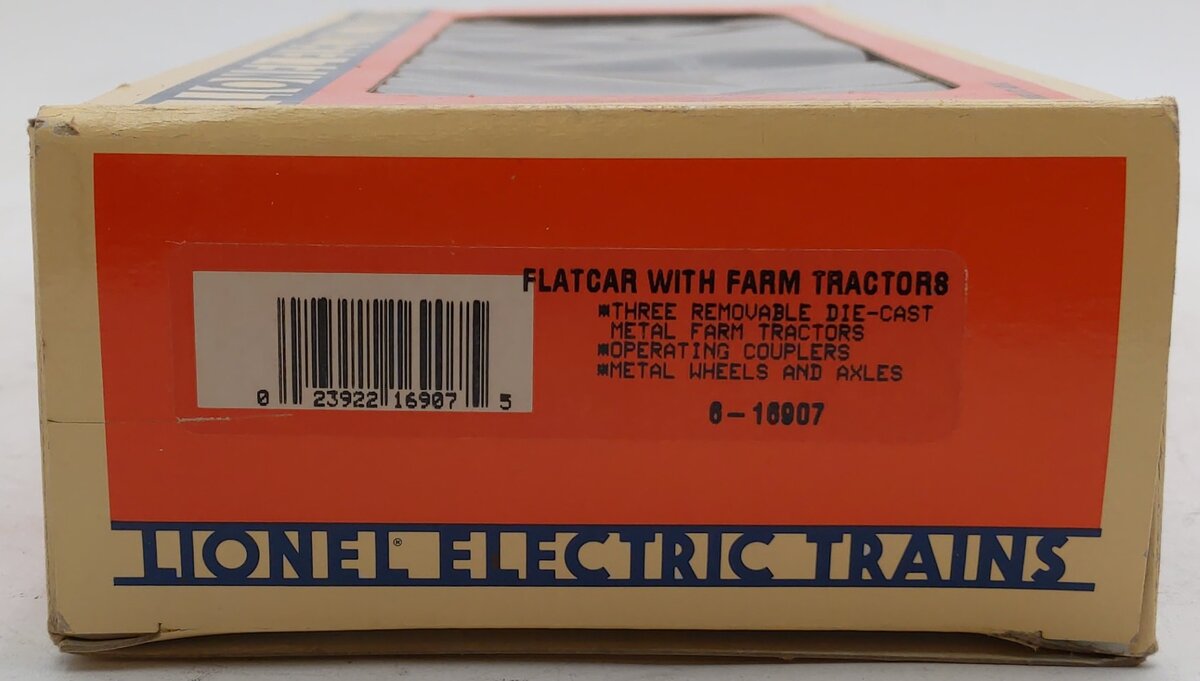 Lionel 6-16907 O Gauge Flatcar with 3 Farm Tractors LN/Box