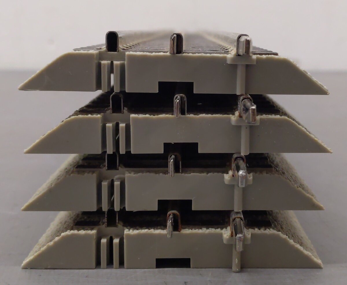 Lionel 6-12042 FasTrack 30" Straight Section (4) VG
