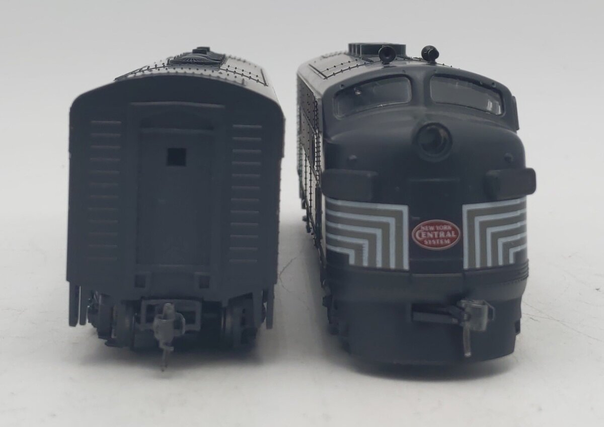 Stewart Hobbies HO NYC F7AB Powered Diesel Locomotive Set EX