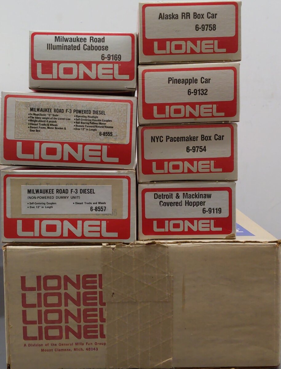 Lionel 6-1579 O Milwaukee Road Service Station Special Set EX/Box