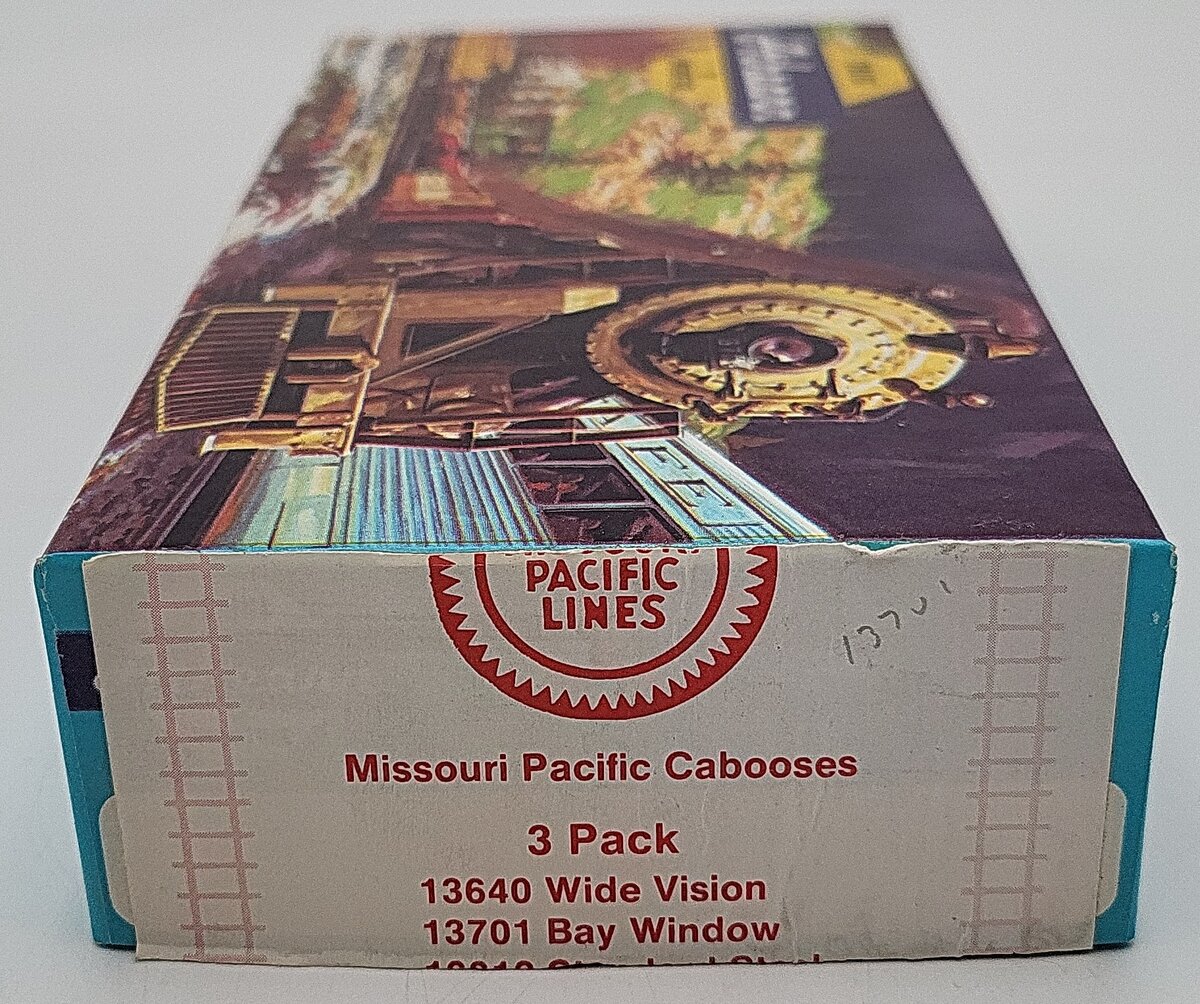 Athearn HO Scale Missouri Pacific Lines Wide Vision Caboose #13640 LN/Box