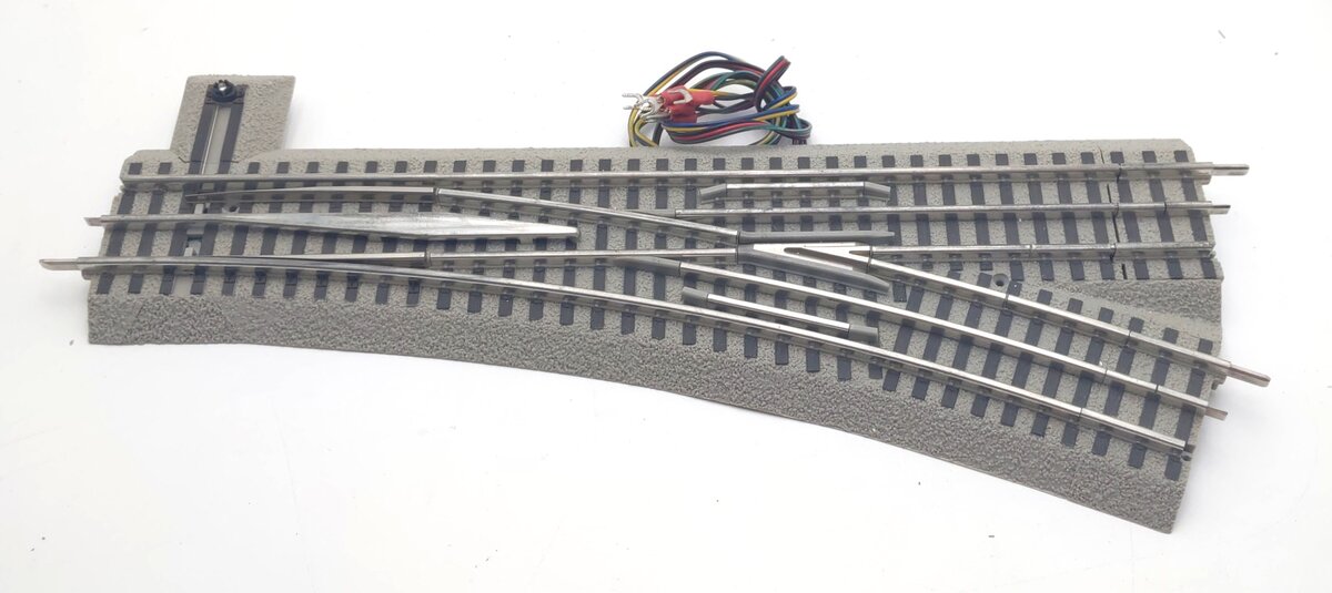 Lionel 6-81952 O-72 Right Hand Fastrack Remote/Command Switch Turnout EX