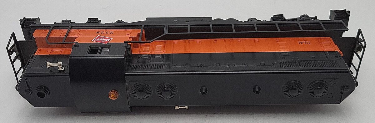 Lionel 6-18565 O Gauge Milwaukee Road GP-9 Diesel Locomotive w/TMCC #2338 VG