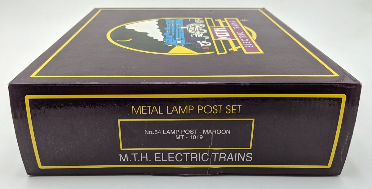 MTH 20-1019 O Gauge No.54 Maroon Lamp Post Set (Set of 2) VG/Box