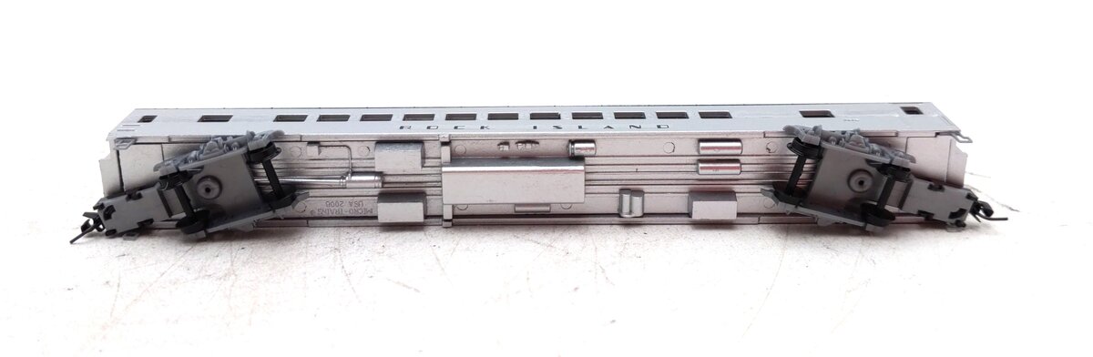 Micro-Trains Z Custom Rock Island 83' Lightweight Smoothside Coach Car/Box