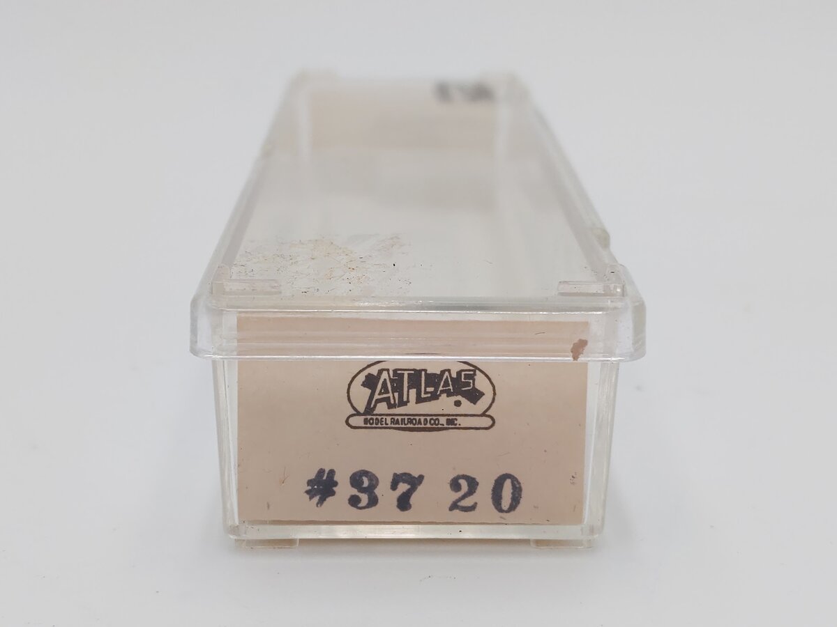 Atlas 3720 N Scale Union Pacific 3-Bay Covered Hopper #19711 LN/Box