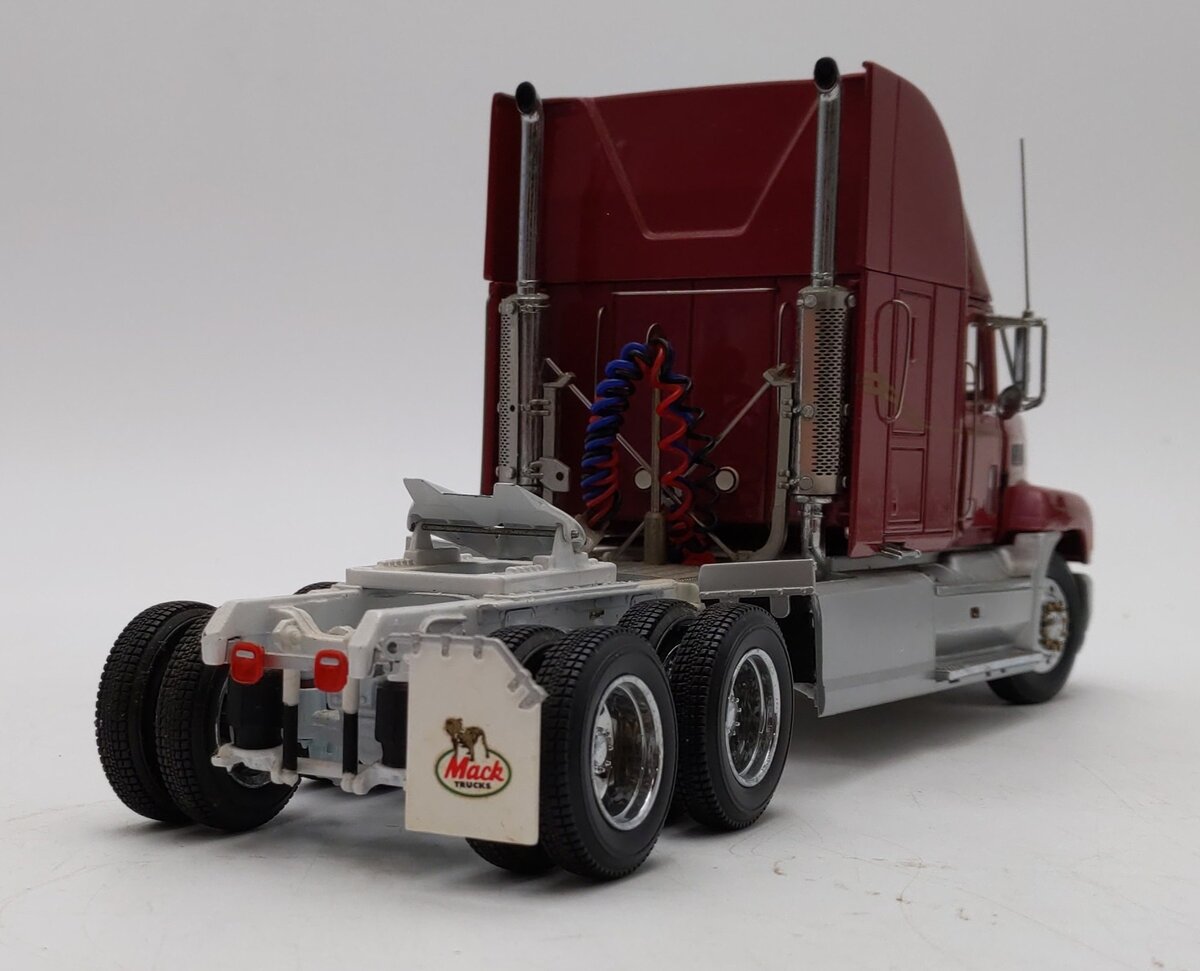 Franklin Mint B11U024 1:32 Scale 1993 Mack Elite VG