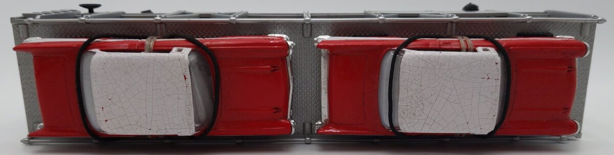 MTH 30-7656 O Gauge MTH Auto Carrier W/ 4 Diecast 1957 Chevy Automobiles EX