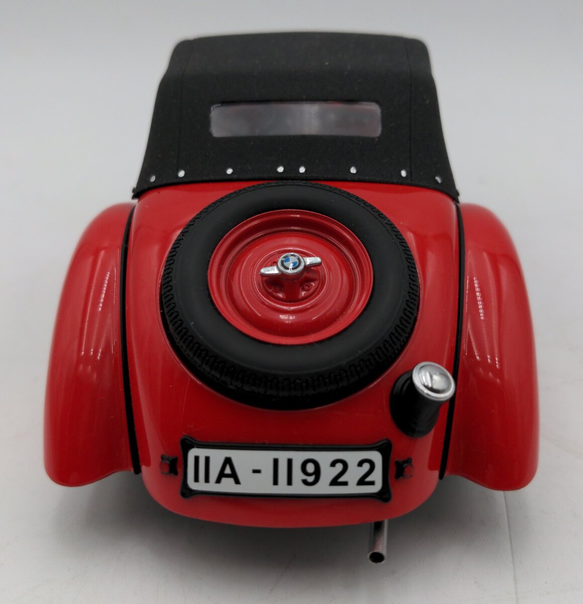 AutoArt 70583 1:18 1938 BMW 328 Roadster EX