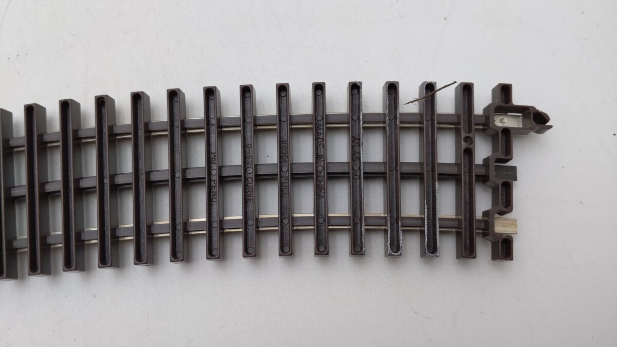 Atlas 6064 O63 Full Curve 3-Rail Track Sections (19) EX