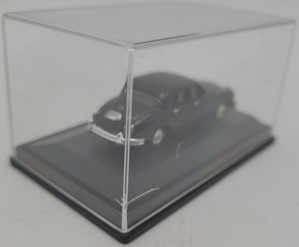 Malibu International 00100 1:87 Black Jaguar Mark 2 VG