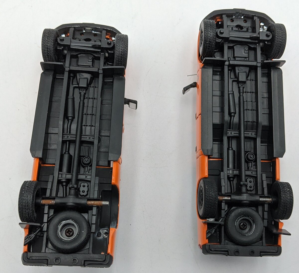 Sword Models 1:50 Diecast 2016 Ford F250 Pickup Escort Set Orange