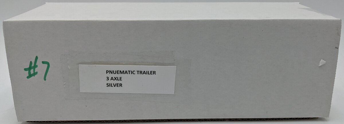 Custom Built 1:50 Diecast Custom 3 Axle Pneumatic Trailer Silver/Box