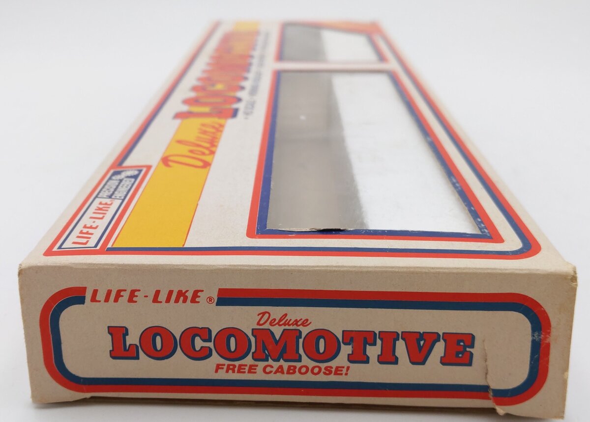 Life Like HO Scale Santa Fe A Unit Deluxe Diesel Locomotive & Caboose (Set of 2) VG/Box