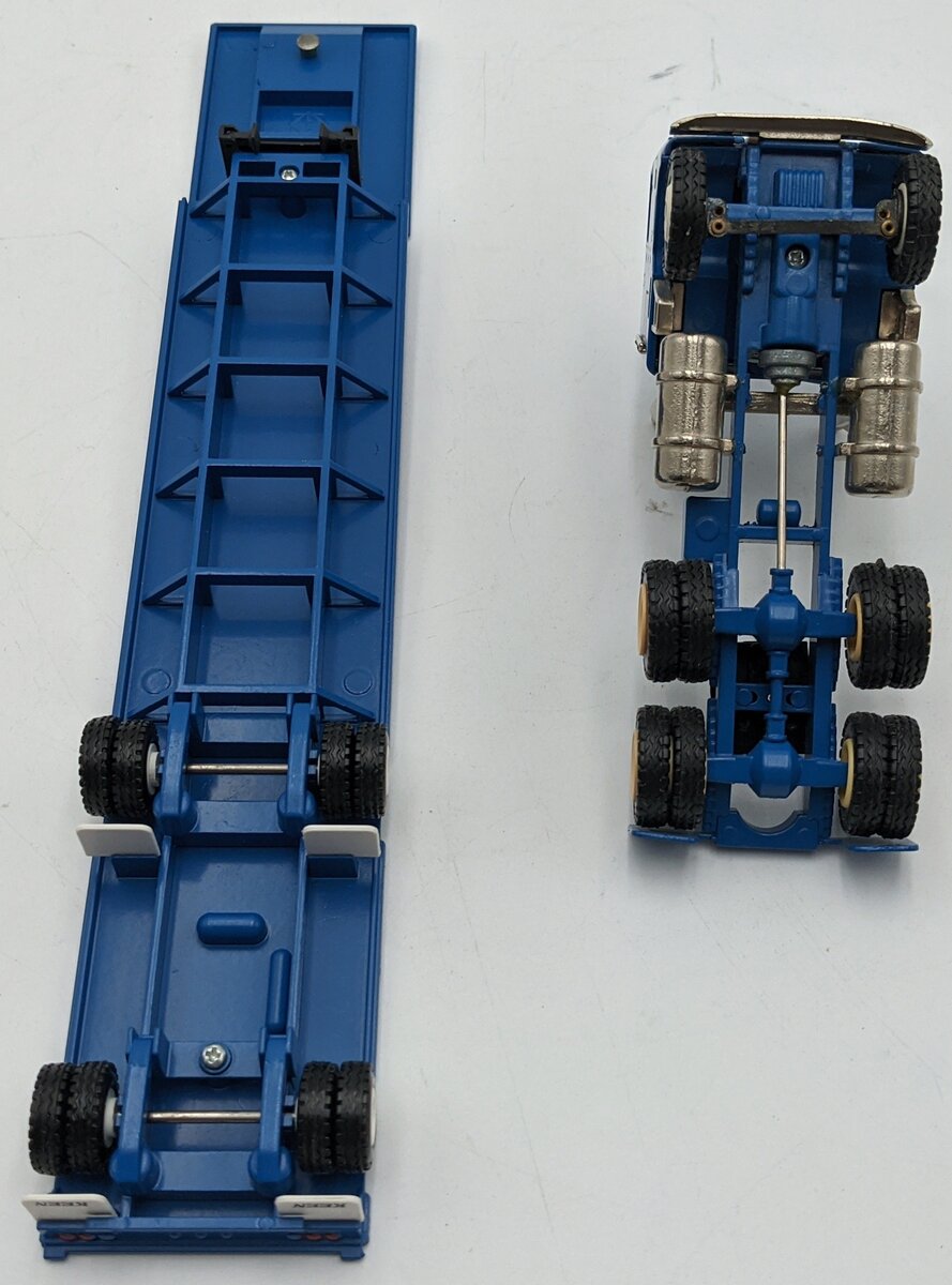 Conrad 0005 1:50 Diecast COE Freightliner Tractor Dropdeck - Keen Transport VG