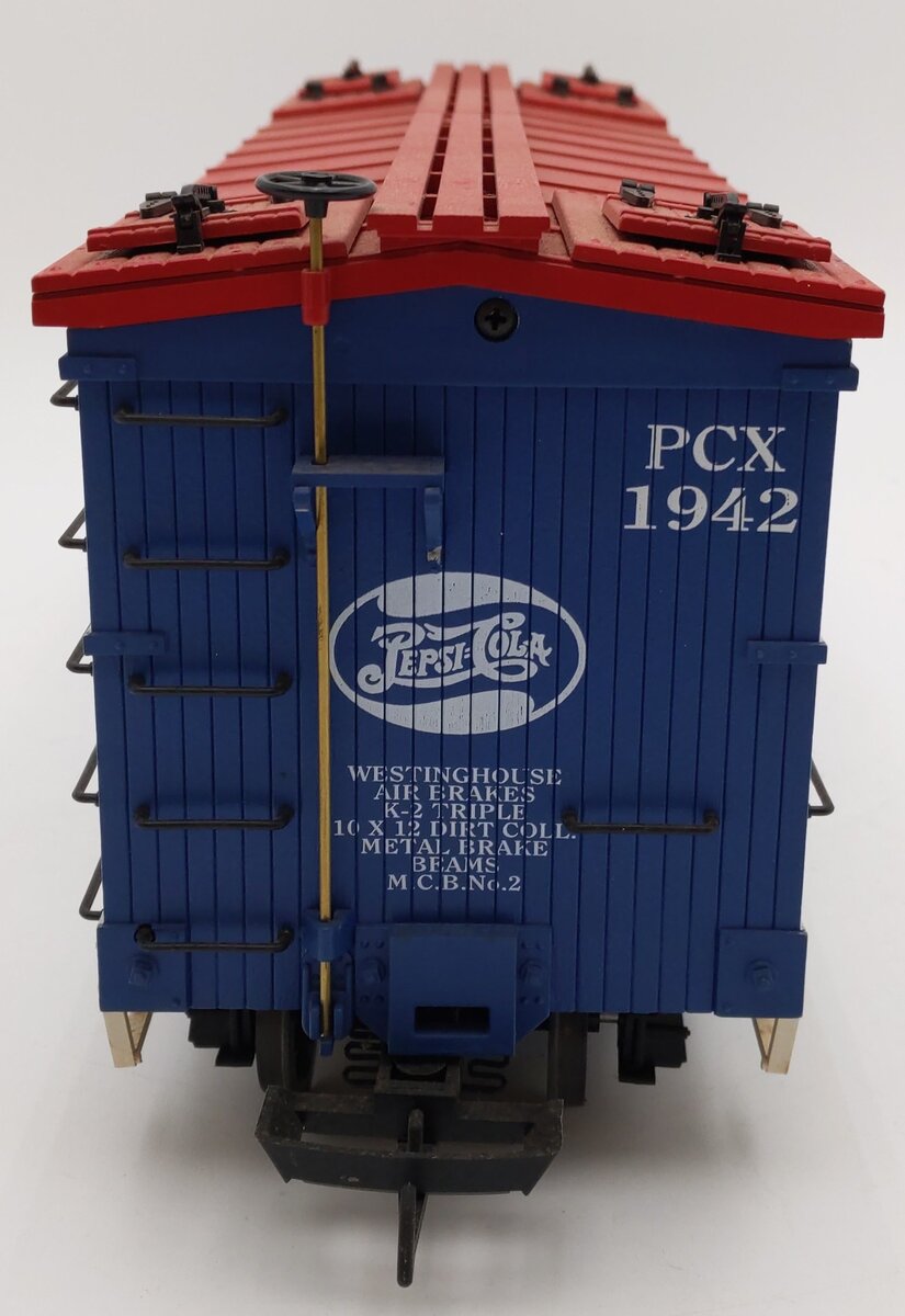 USA Trains 16126 G Scale Pepsi-Cola "Sing it out for Pepsi" Reefer #1942 VG