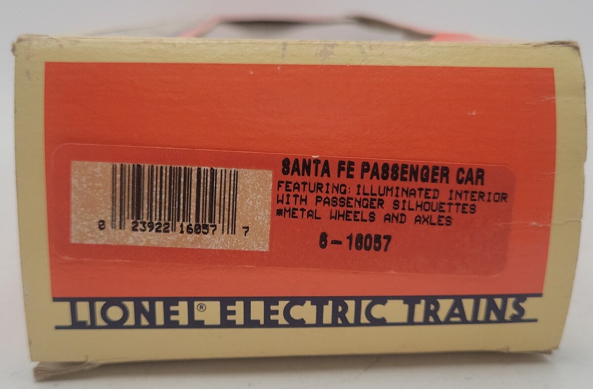 Lionel 6-16057 O Gauge Santa Fe Illuminated Passenger Car EX/Box