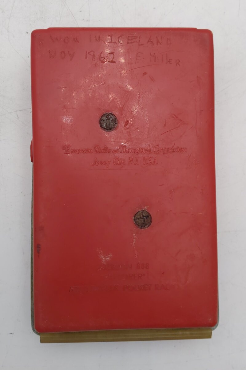 Emerson 888 "Explorer" Nevabreak Pocket Radio