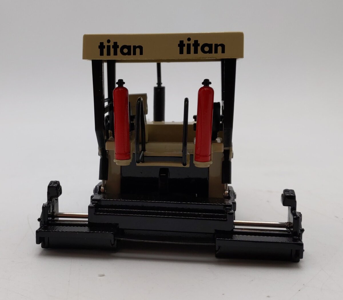 Ingersoll-Rand 1:50 Scale Diecast Titan 6620 Asphalt Paver EX