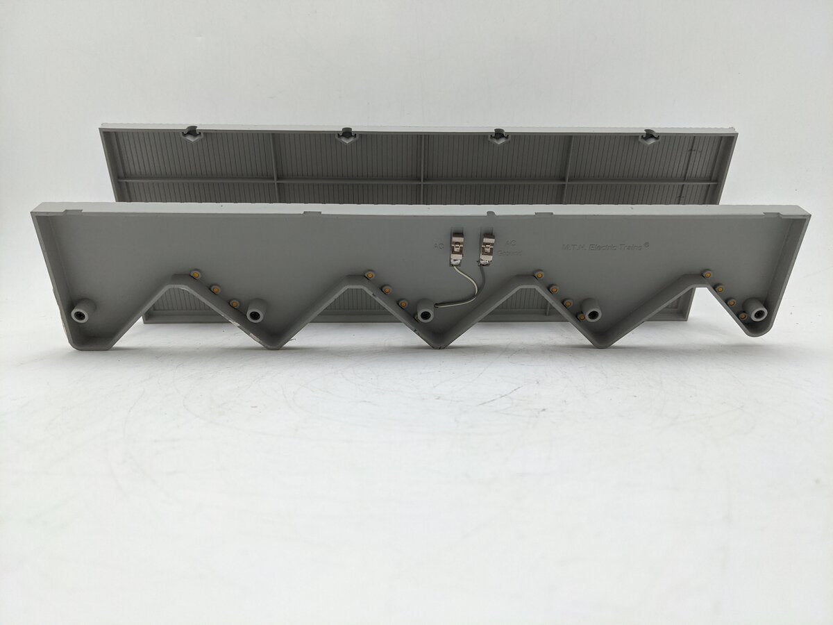 MTH 30-9071 O Scale Bus Station Dock EX