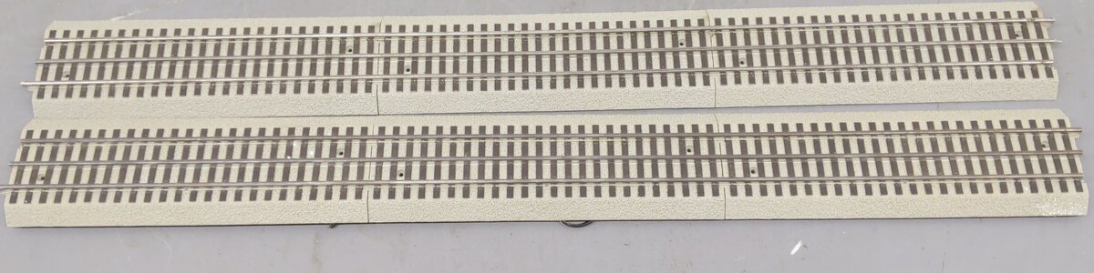 Lionel 6-12042 FasTrack 30" Straight Sections (2) EX