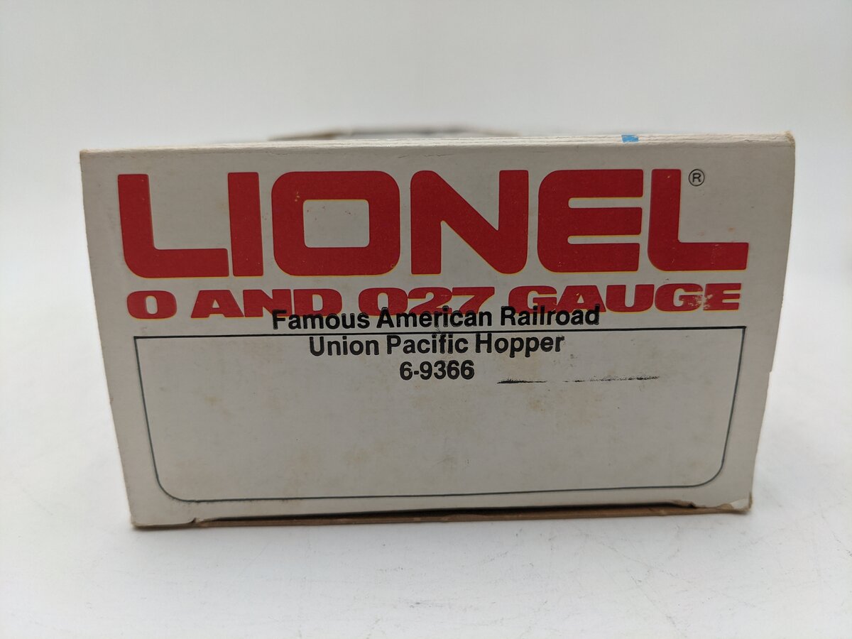 Lionel 6-9366 O Gauge Union Pacific Covered 4-Bay Hopper #9366 EX/Box