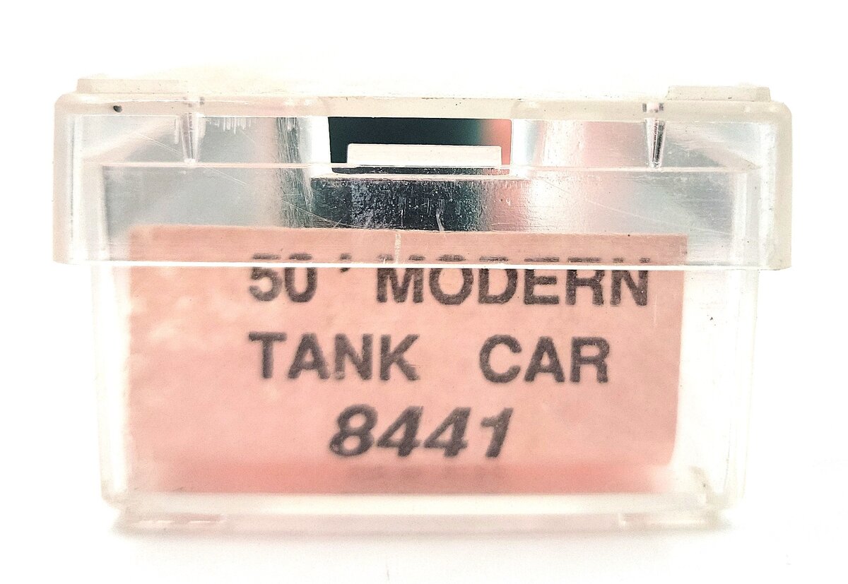 8441Roundhouse 8441 N Scale GATX 50' Modern Tank Car Kit #52606 EX/Box