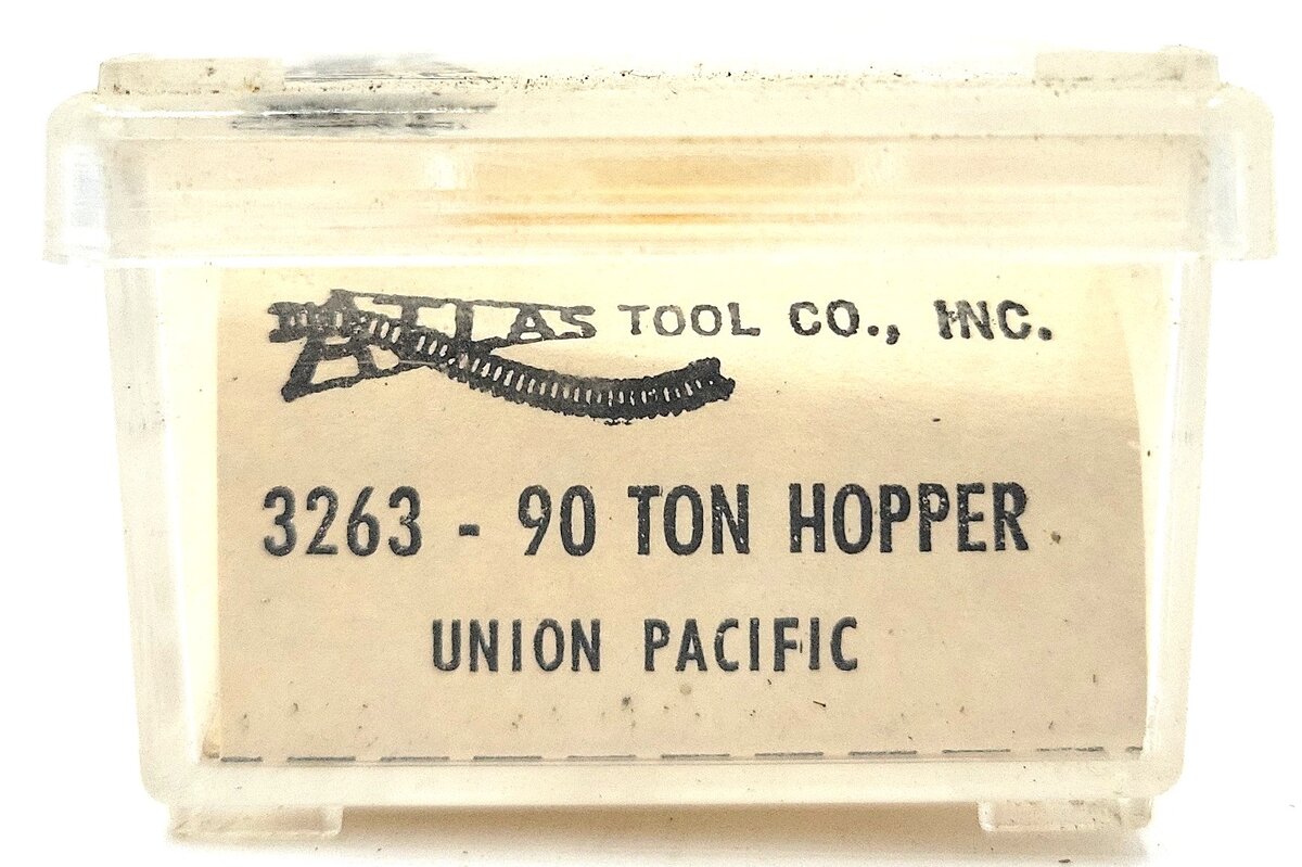 Atlas 3263 N Scale Union Pacific Hopper Car w/Coal Load #18137 LN/Box