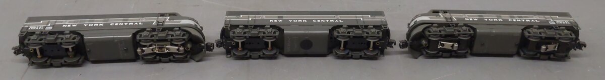 Lionel 6-18135/6-18178 New York Central F-3 ABA Diesel Set w/Display Case LN