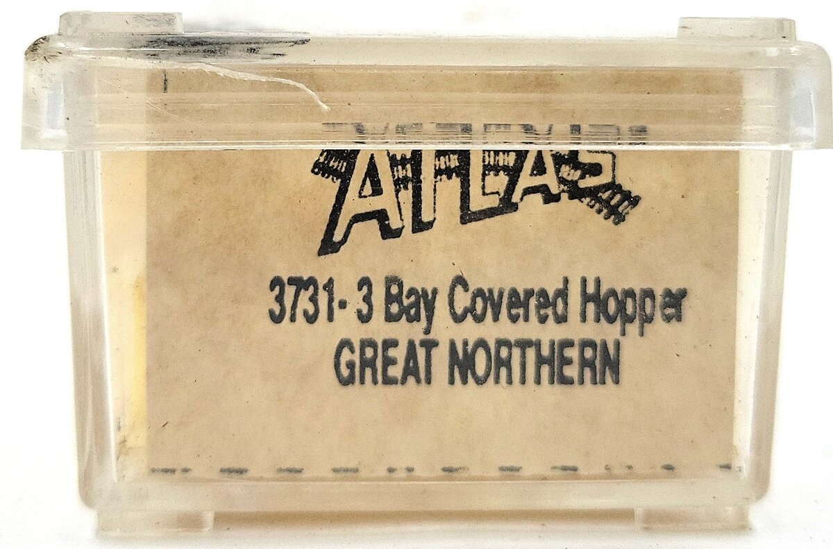 Atlas 3731 N Scale Great Northern 3-Bay Covered Hopper #71518 EX/Box