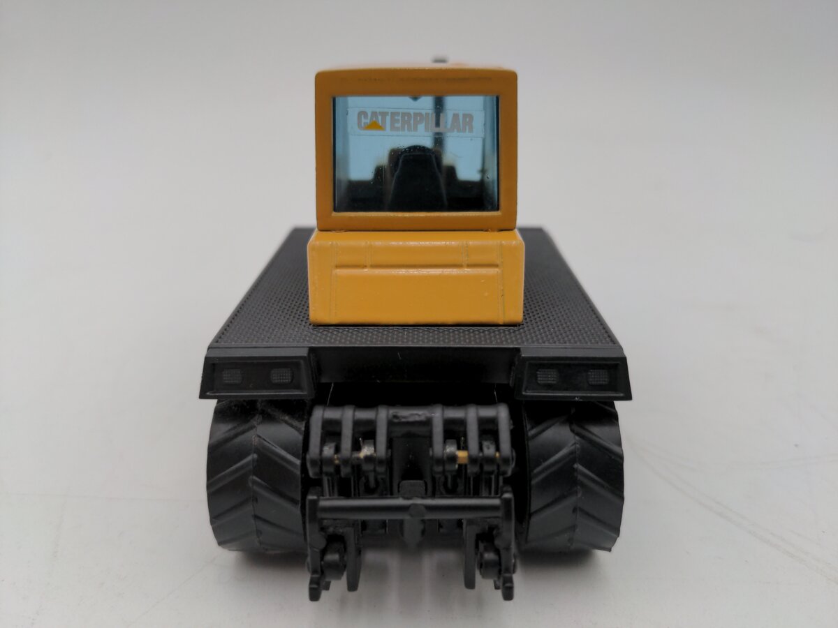 Joal 1:50 Scale Diecast CAT Challenger 65B Tractor EX