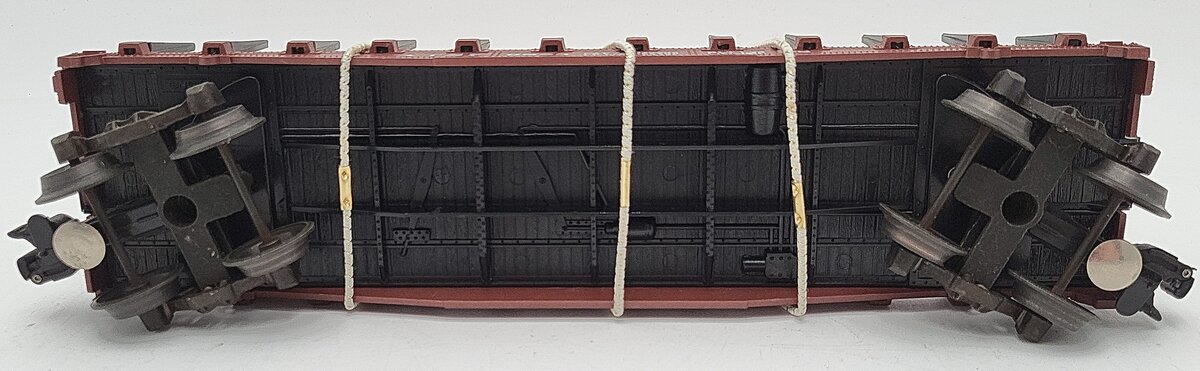Lionel 6-9823 O Gauge Santa Fe Flatcar with Wood Load EX