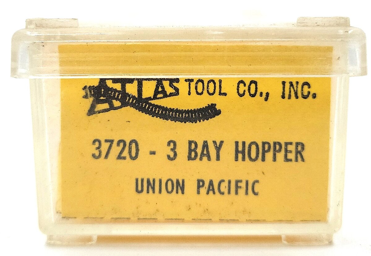 Atlas 3720 N Scale Union Pacific 3-Bay Covered Hopper #19711 LN/Box