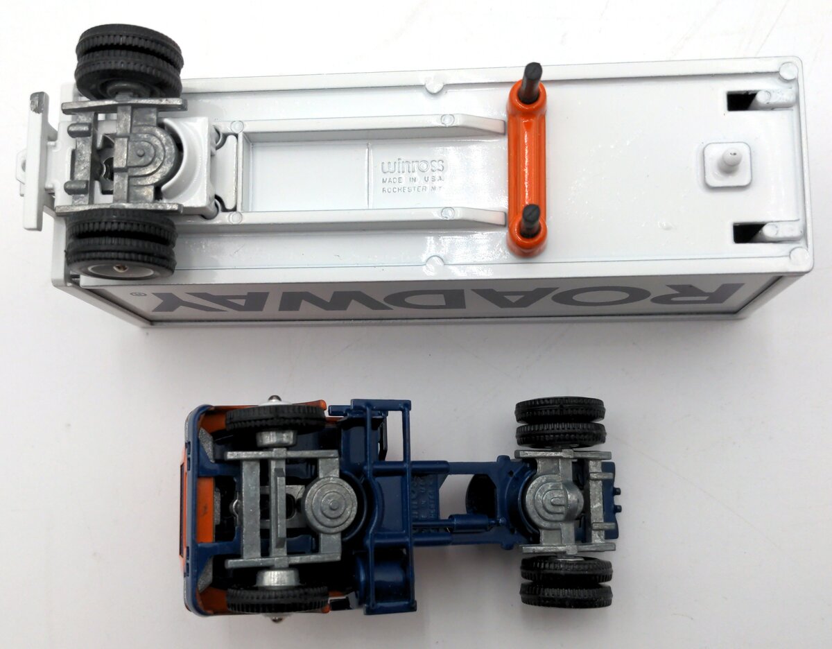 Winross 112-2 1:64 Scale Diecast Roadway Express Drop Gate Delivery Truck NIB