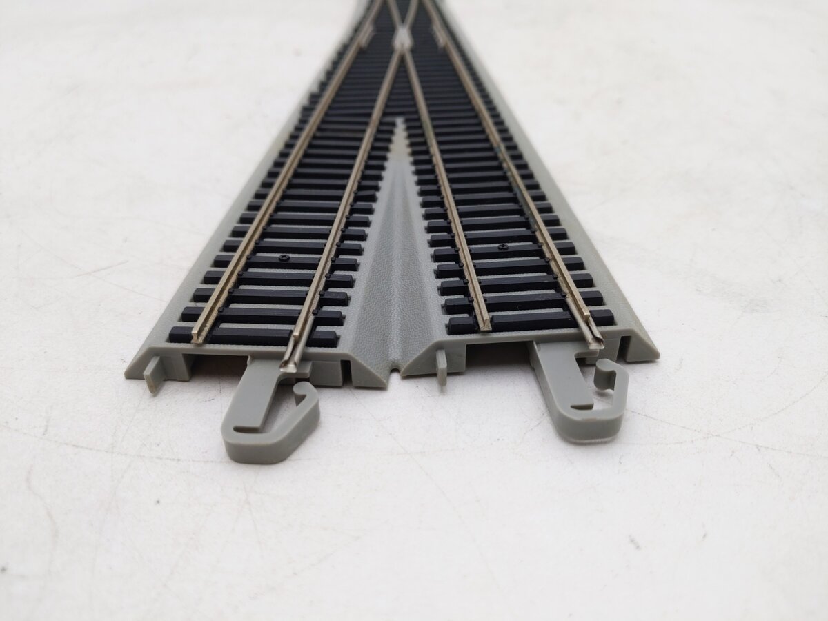 Bachmann 44559 HO Scale Nickel Silver E-Z Track Left-Hand Remote Switch Turnout EX