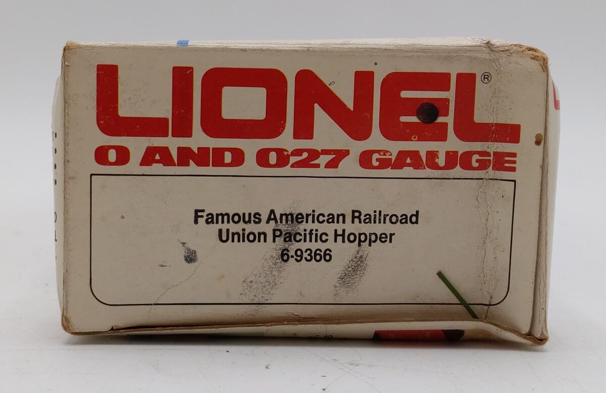 Lionel 6-9366 O Gauge Union Pacific Covered 4-Bay Hopper #9366 EX/Box