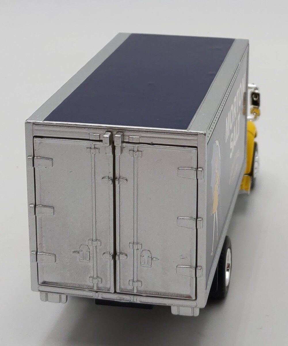 Menards 279-4456 1:48 Diecast Morton Salt Box Truck LN/Box