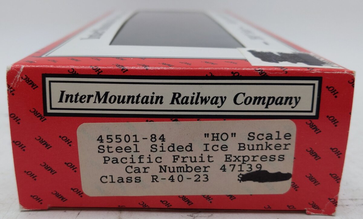 InterMountain 45501-84 HO Scale PFE SteelSided Reefer #47139 EX/Box