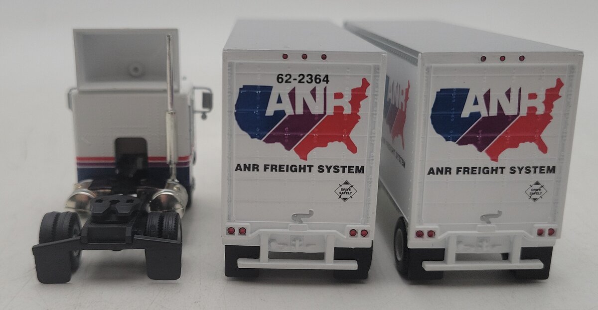 Athearn 91134 HO ANR Freight System Freightliner & 2-28' Trailers EX