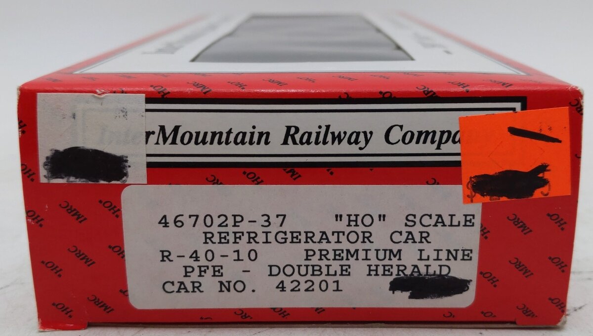 InterMountain 46702P-37 HO Pacific Fruit Express R-40-10 Reefer Car #42201 EX/Box