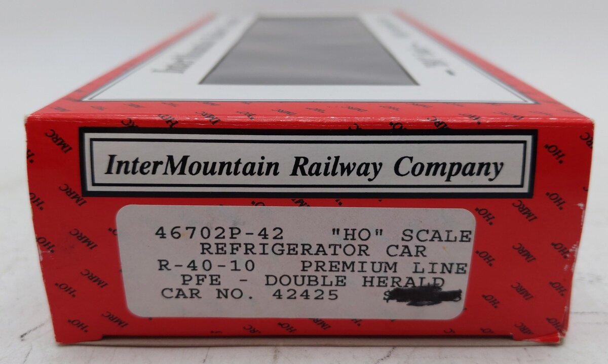 InterMountain 46702P-42 HO Scale Pacific Fruit Express R-40-10 Reefer Car #42425 EX/Box