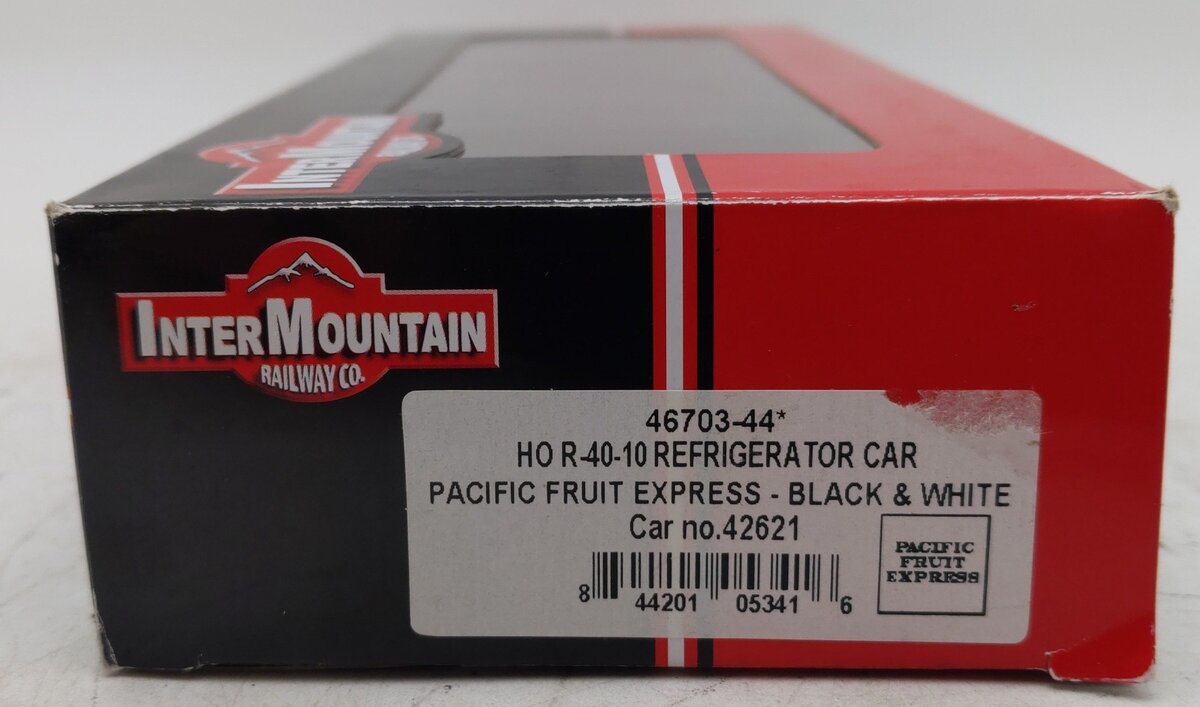 InterMountain 46703-44 HO Scale Pacific Fruit Express Refrigerator Car #42621 EX/Box