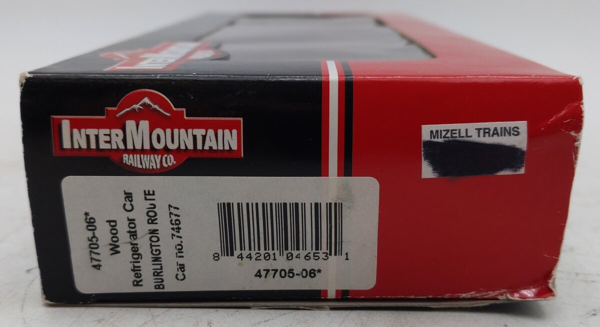 InterMountain 47705-06 HO Scale Burlington Refrigerator Express Boxcar #74677 EX/Box